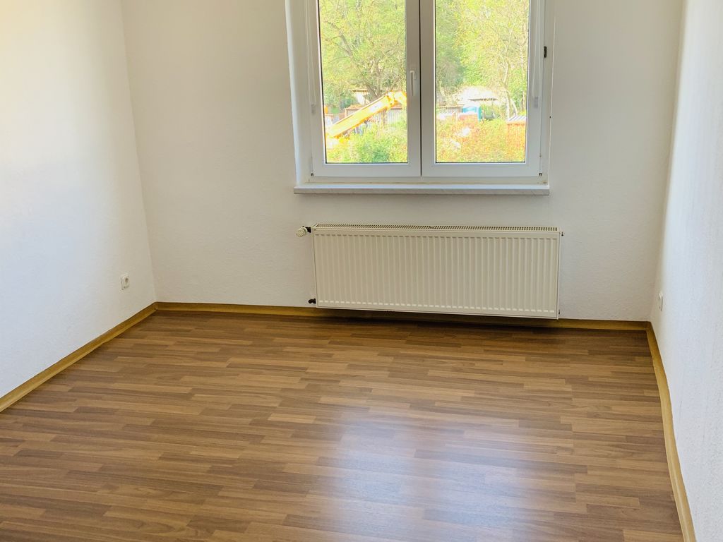 Frisch renoviert; 2 Zimmer, Küche, Bad und Diele im Herzen von Aschersleben